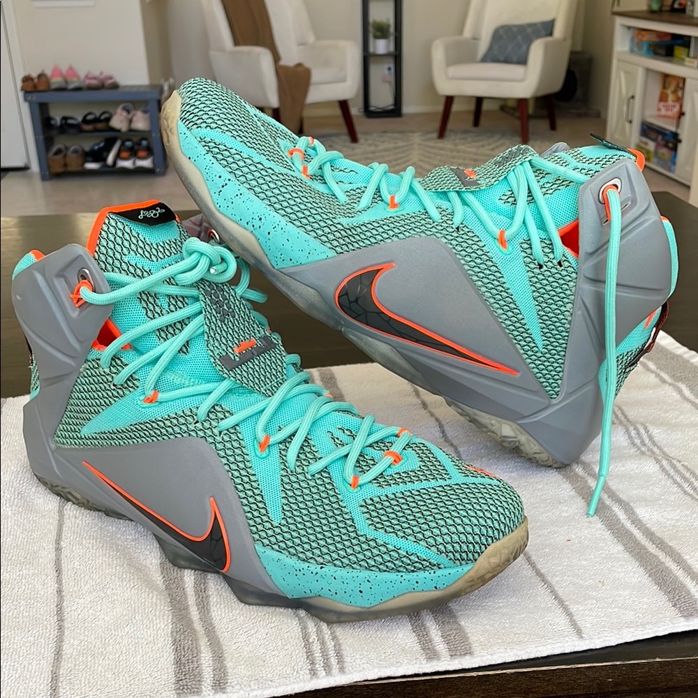 Nike LeBron 12 NSRL 2014 mid top sneakers- Size US Mens 13